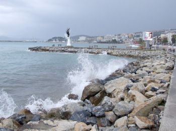 DAVUTLAR - Kuşadası'nı Fırtına ve Sağanak Yağmur Vurdu