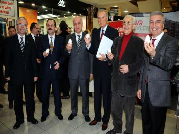 EDİZ HUN - Kuşlar Ödül Getirdi