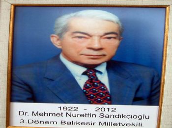 FIKRET AKOVA - Burhaniye’de Dr.sandıkçıoğlu Toprağa Verildi