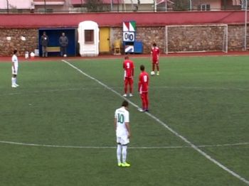 DARDANELSPOR - Futbolculardan İlginç Saygı Duruşu
