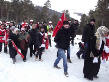 TÜRKIYE DAĞCıLıK FEDERASYONU - Türkiye Sarıkamış Şehitlerine Yürüdü