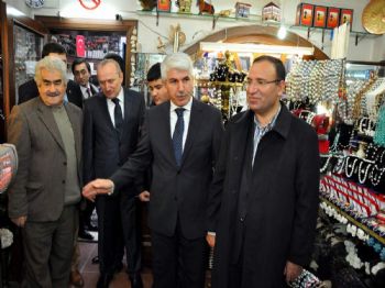 ÜLKER CAN - Başbakan Yardımcısı Bozdağ'dan Odunpazarı'na Büyük Övgü