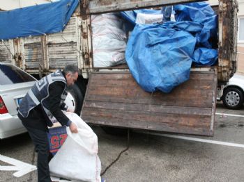 ORGANIZE İŞLER - Bursa Polisinden Kaçak Sigara Operasyonu