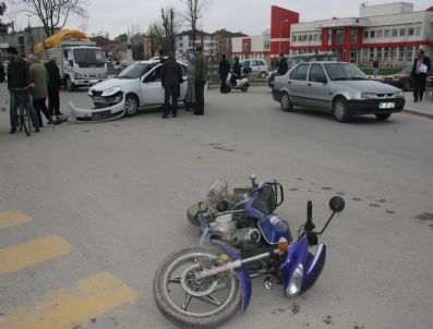 KERVAN - Düzce'de Trafik Kazası 1 Yaralı
