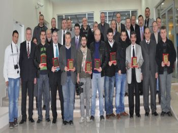 FATIH YıLMAZ - Gazeteciler Fatsalı İş Adamlarından Plaket