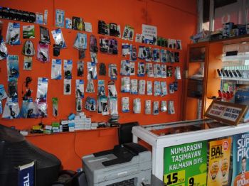 Hırsızlar Cep Telefoncuyu Soydu