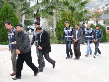Uyuşturucu Ticareti Yapan Zanlılar Adliyeye Sevk Edildi