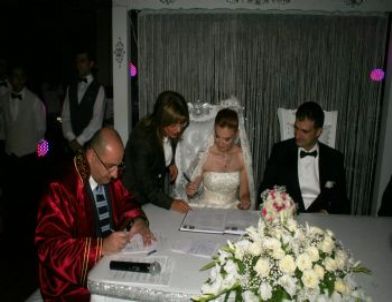 Evlilik Cüzdanını Şahin Verdi