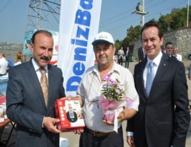 İzmit'teki Emekliler Gölkay Park'ta Buluştu