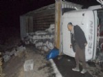 Siverek'te Tır Devrildi: 2 Yaralı