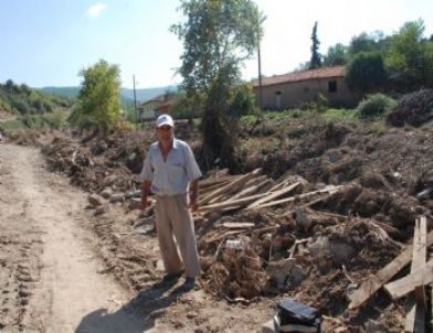 Umutlarını Sel Suları Götürdü