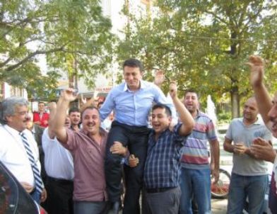 AK Parti İzmir İl Yönetimi Ödemiş'te Omuzlara Alındı