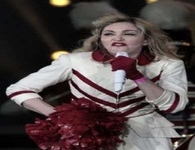 Rusya Madonna’yı Cezalandırmak İçin Harekete Geçti