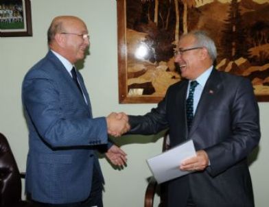 Tarsus'ta 2013 Akdeniz Oyunları İçin Protokol İmzalandı