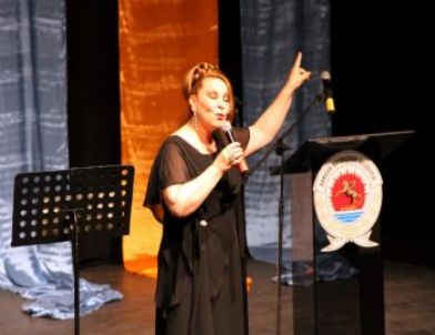 Ünlü Şairlerden Muhteşem Gece