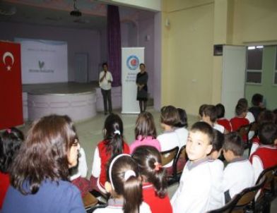 Miniklere Temizlik Dersi