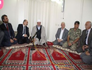 Siirt Valisi Aydın Kan Davalı İki Aileyi Barıştırdı