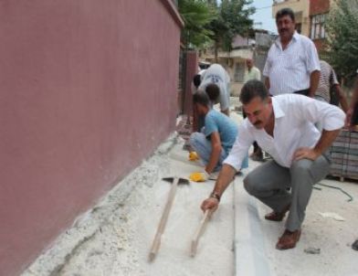 Toroslar Belediyesi Kaldırım Çalışmalarını Sürdürüyor