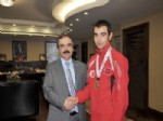 HALIS ARSLAN - Dünya Şampiyonundan Vali Coş'a Ziyaret