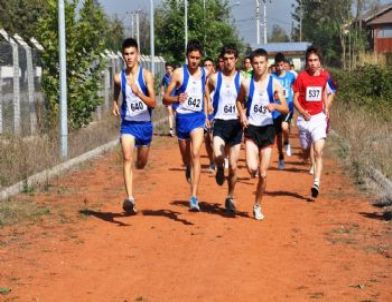 Düzce’de Atletizm Cumhuriyet Kupasına Büyük Katılım