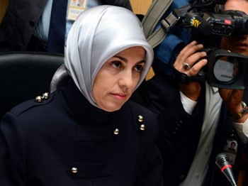 Merve Kavakçı 13 yıl aradan sonra Meclis'te...