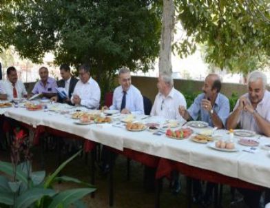 Bayraklılı Muhtarlar Konuştu; Başkan Kocaoğlu Dinledi