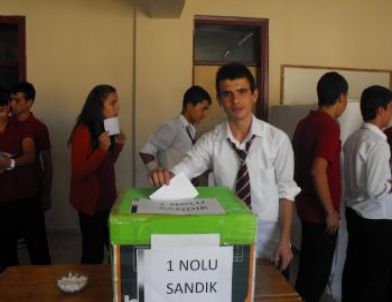 Bozyazı Lisesi'nde Okul Öğrenci Meclisi Başkanlığı Seçimi Yapıldı