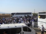 ZEKI SEZER - Hacı Adayları Silopi'de Yolu Trafiğe Kapattı