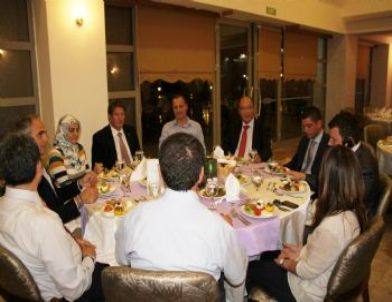 Akdeniz Zeytin Şehirleri Birliği Genel Kurulana Gelenler Yemekte Ağırlandı