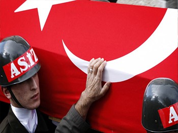 Bitlis’te Çatışma: 3 Korucu Şehit, 1'i Asker 4 Korucu Yaralı