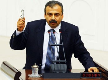 Sırrı Süreyya Önder 28 yıl sonra işkencecisiyle yüzleşti