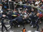 BEYRUT - Cenaze töreninde olaylar çıktı, hükümet merkezi kuşatıldı