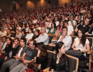 Shakespeare'nin Kanlı Oyunu Büyük İlgi Gördü