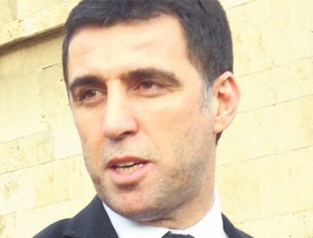 Vekile ‘sanat’ serbest, yorumculuk yasak