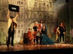 KUTLAY - Gaziantep Şehir Tiyatrosu 'meraki' İle Perde Açtı