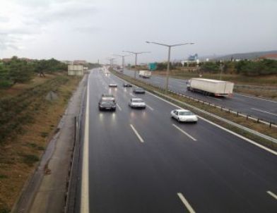 Tatilciler Yolları Doldurdu