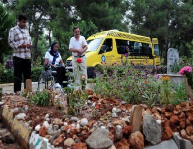 Bayramda Mezarlığa Engelsiz Taksi Hizmeti