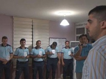 Polisleri sıraya dizdiren vekil oğluna hapis cezası