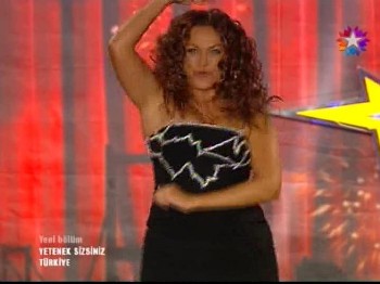 Hülya Avşar ve Alp Kırşan'dan Gangnam Style!