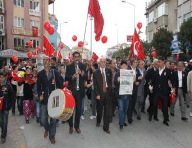 İnegöl'de 29 Ekim Yürüyüşü