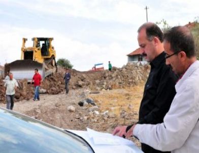 Lalahan'da Yol Açma Çalışmaları Devam Ediyor