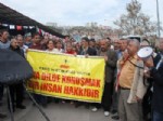SIYAH ÇELENK - Polis, BDP'lilerin AK Parti'nin Önüne Siyah Çelenk Koymasına İzin Vermedi