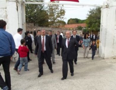 Ayvalıkta Cumhuriyet Bayramı Töreninde 'sakız’ Polemiği