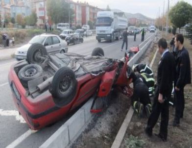 Kütahya'da Trafik Kazası: 2 Yaralı