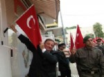 CEVDET ERTÜRKMEN - Sultanhisar Belediyesi İlçede 2 Bin Bayrak Dağıttı