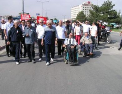 Dünya Yürüyüş Günü Nedeniyle Malatya'da Yürüyüş Düzenlendi