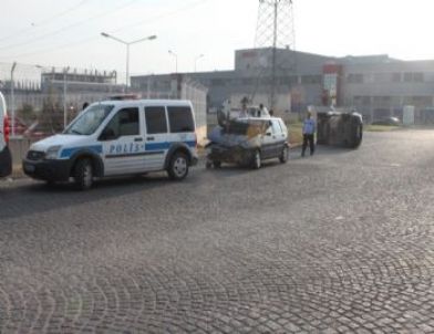 Fabrikaya Giden İşçiler Kaza Yaptı: 4 Yaralı