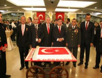 Düzce’de Cumhuriyet Resepsiyonu'na Geniş Katılım