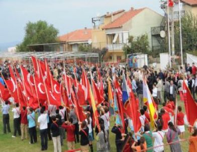Güzelbahçe Halkı Cumhuriyet İçin Tek Yürek Oldu