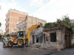 Madde Bağımlılarının Meskeni Haline Gelen Ev Yıkıldı